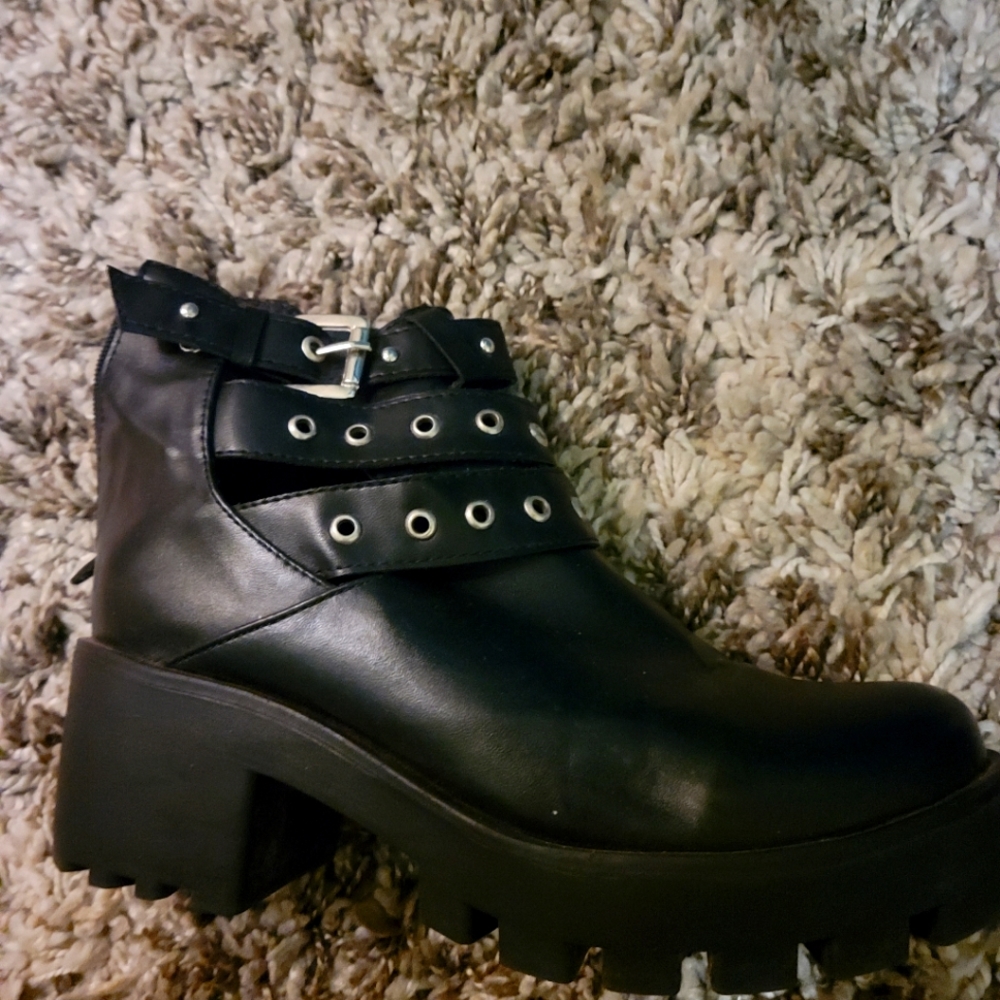 Black boots size 5 (35)